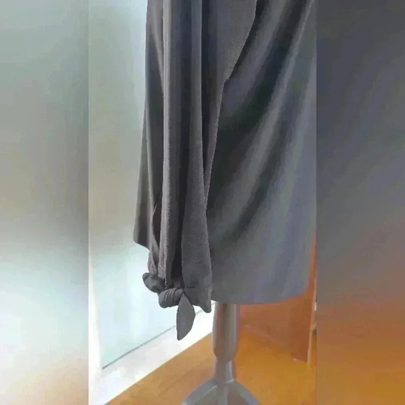 Anne Klein Black Top Medium Gold Button Front Detail with Cute  Knotted Sleeves - Picture 4 of 10